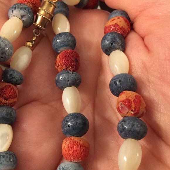 Navajo blue coral, red sponge & MOP necklace - Picture 8 of 8